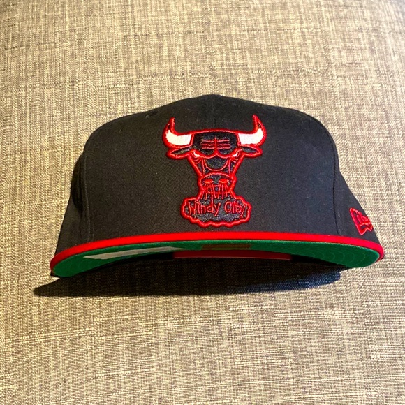 Chicago Bulls Black and Red Snap back 2015 New w/OG tag sticker. - Picture 6 of 8